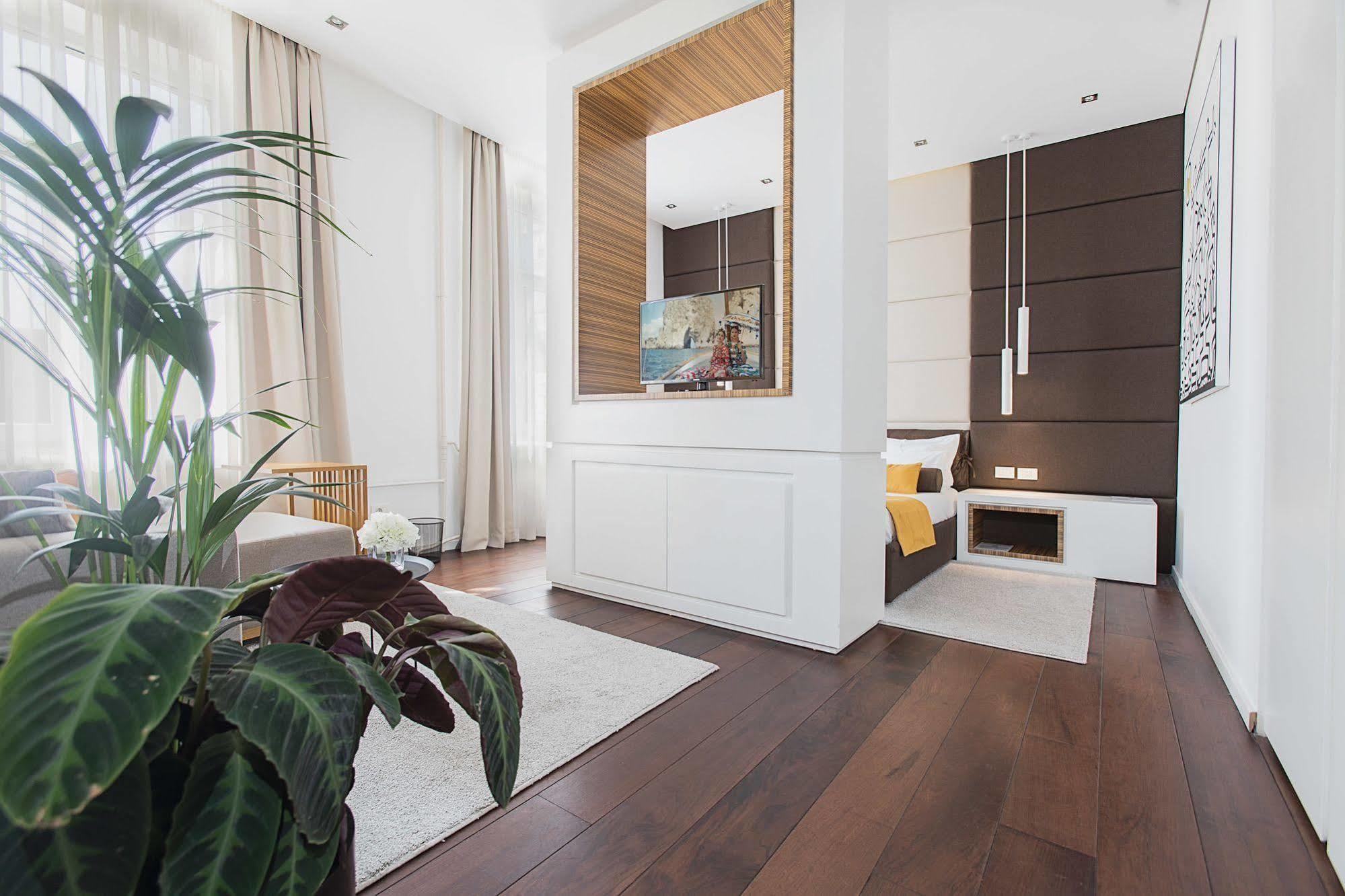 Dominic Smart & Luxury Suites - Terazije Beograd Bagian luar foto